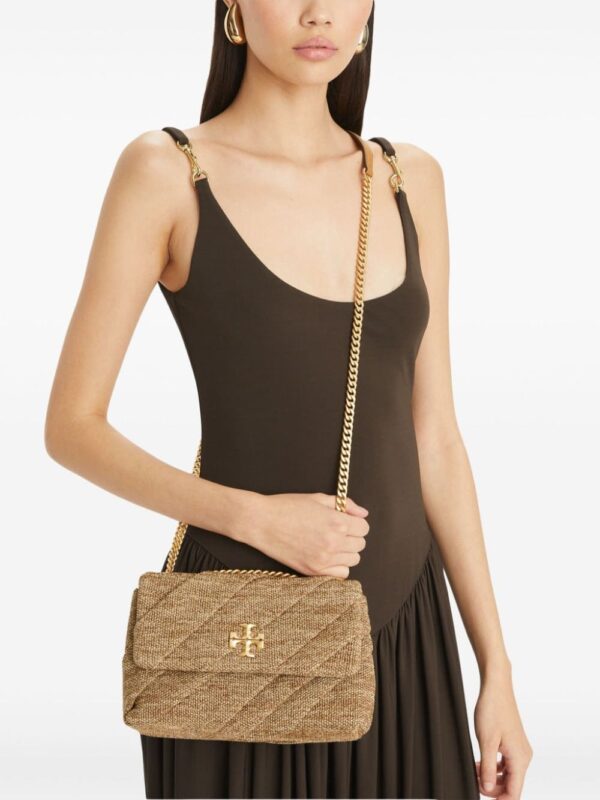Tory Burch Kira logo-plaque raffia shoulder bag - Image 3