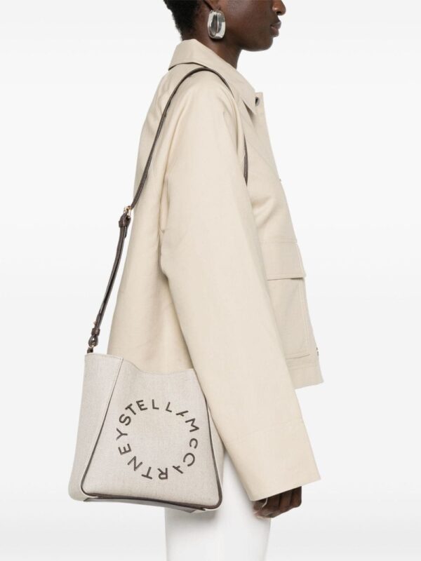 Stella McCartney logo-appliqué cross body bag - Image 2