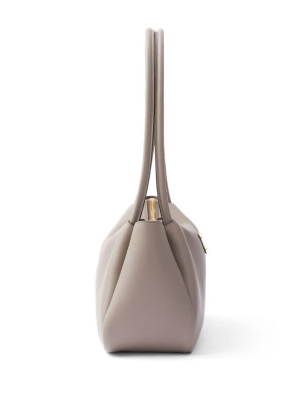 Prada medium leather tote bag - Image 4