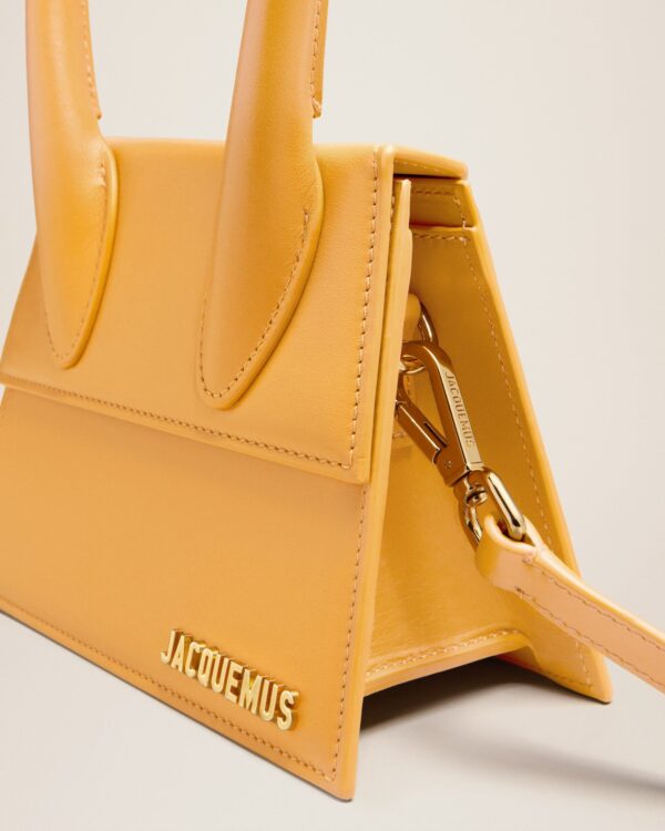 Jacquemus Le Chiquito moyen  Signature handbag. - Image 5