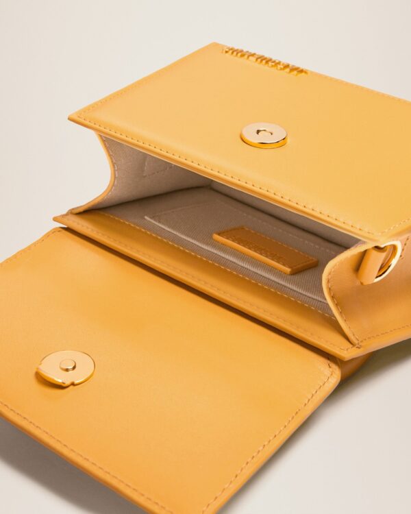 Jacquemus Le Chiquito moyen  Signature handbag. - Image 6