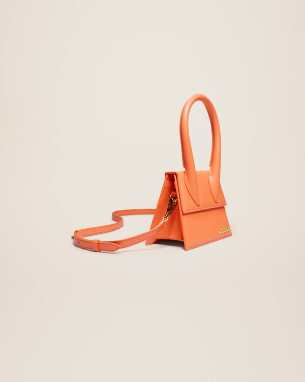 Jacquemus Le Chiquito moyen  Signature handbag. - Image 3