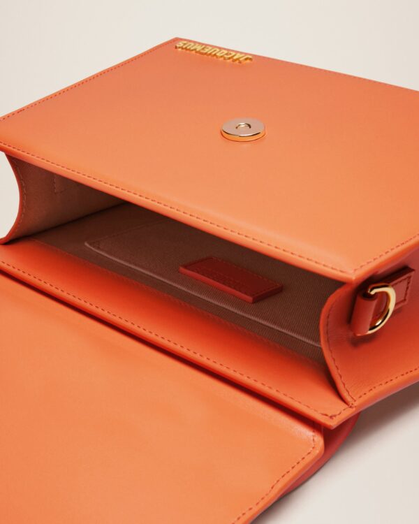 Jacquemus Le grand Chiquito  Large signature handbag. - Image 6