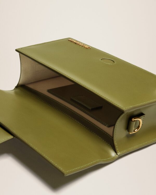 Jacquemus Le grand Bambino  Crossbody flap bag. - Image 6