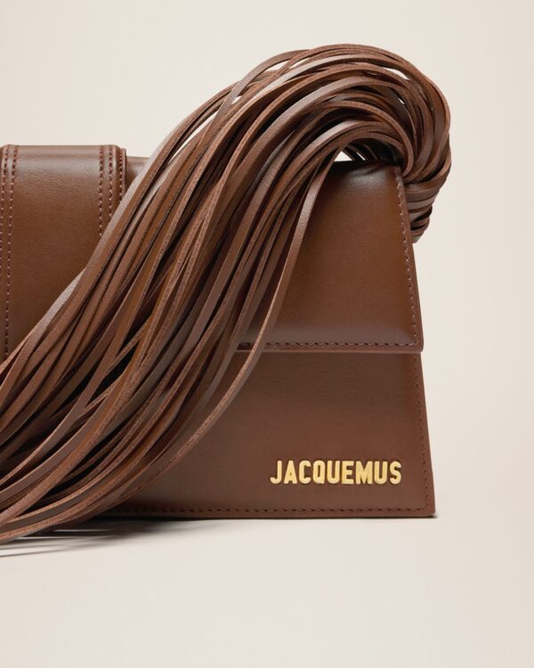 Jacquemus Le Bambino long Ficiu  Strand strap flap bag. - Image 7