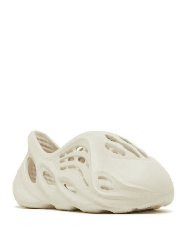 Yeezy Foam Runner Infants 'Sand' - Image 2