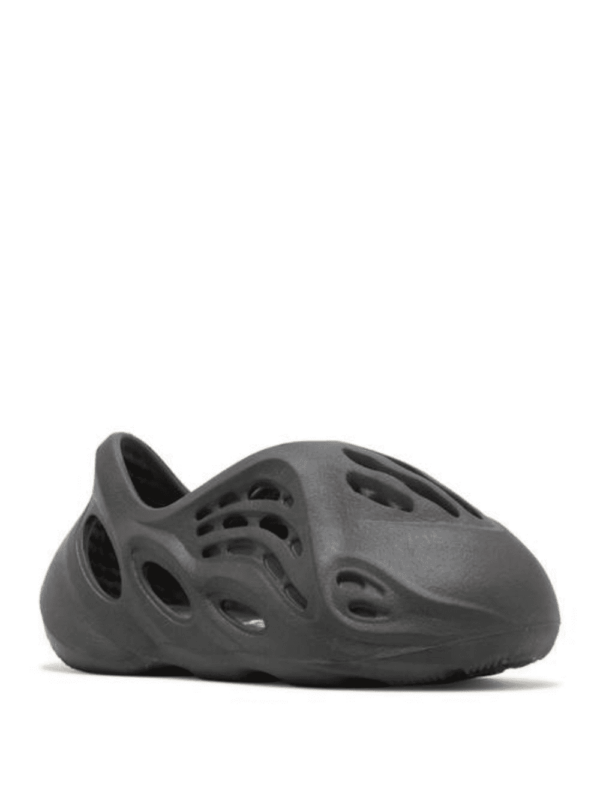 Yeezy Foam Runner Kids 'Onyx' - Image 2