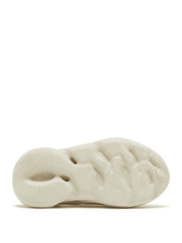 Yeezy Foam Runner Infants 'Sand' - Image 4
