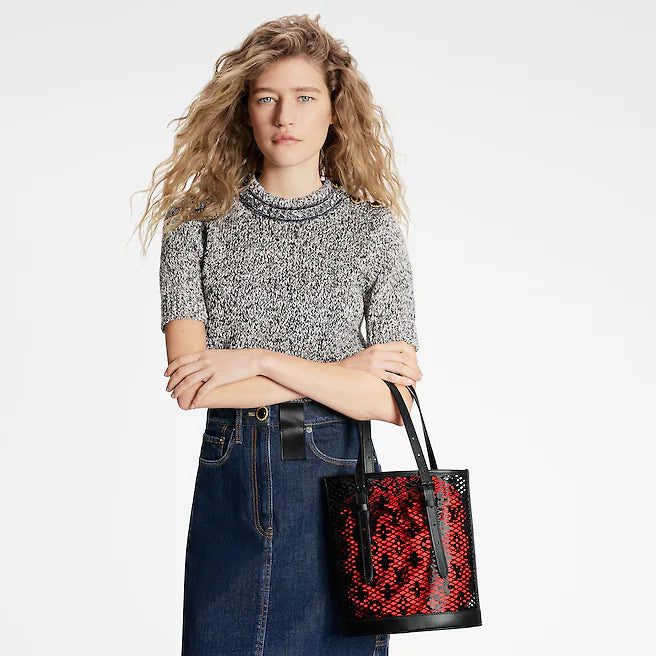 Louis Vuitton Bucket PM - Image 2