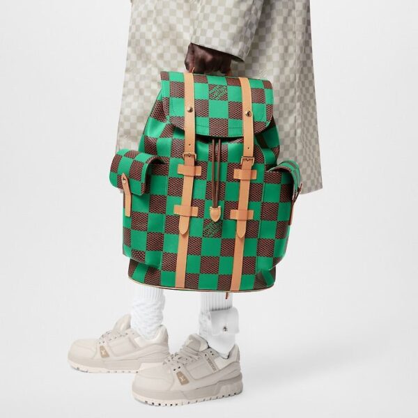 Louis Vuitton Christopher MM - Image 4