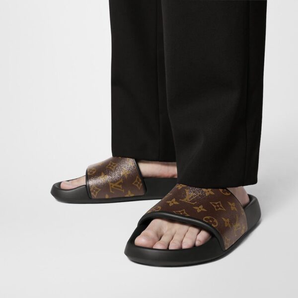 Louis Vuitton Waterfront Mule - Image 2
