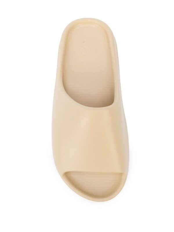 adidas Yeezy "Desert Sand" foam slides - Image 4