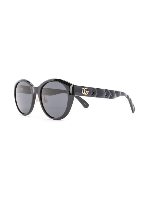 Gucci Eyewear chevron-detail sunglasses - Image 2