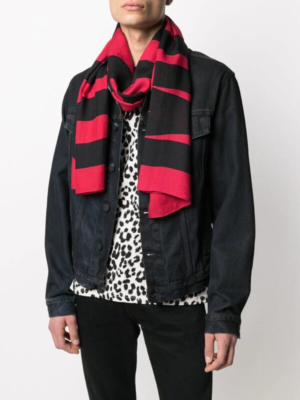 Moschino  logo-print scarf - Image 2
