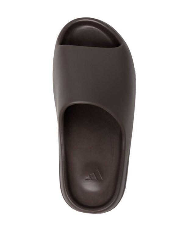 adidas Yeezy YEEZY "Soot 2021" slides - Image 4