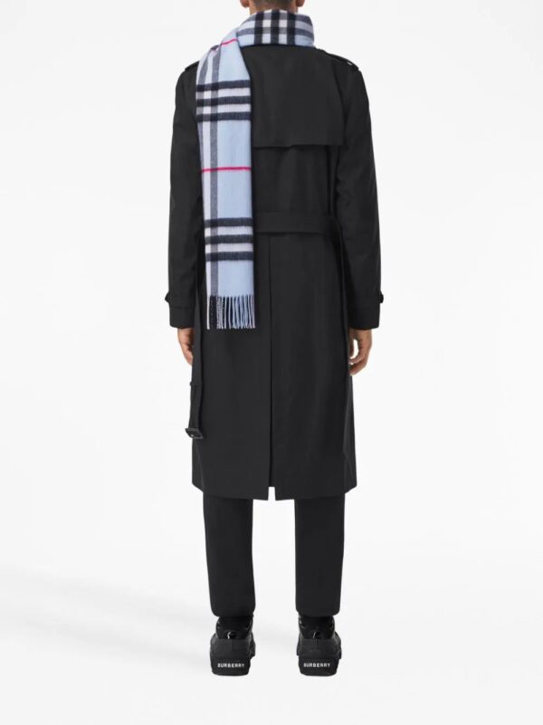 Burberry  The Classic check-pattern scarf - Image 3
