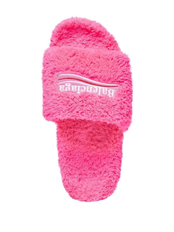 Balenciaga  Furry Campaign-logo slides - Image 4