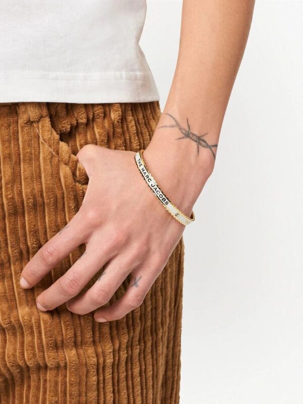 Marc Jacobs  The Medallion scalloped bangle bracelet - Image 2