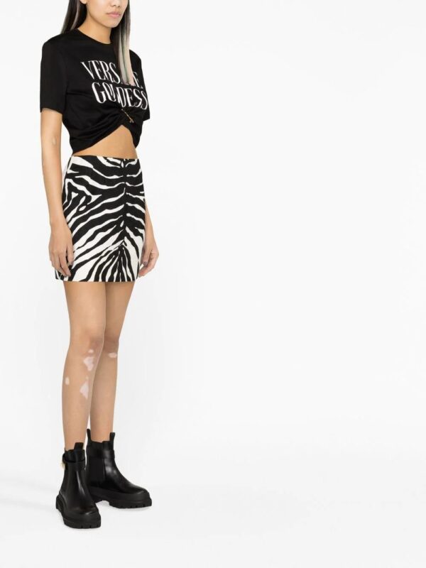 Versace  safety-pin cropped T-shirt - Image 4
