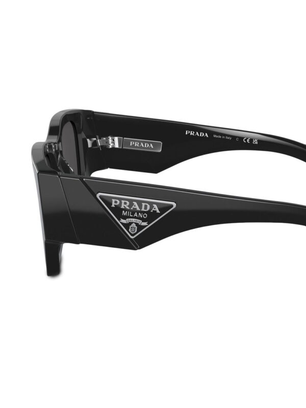 Prada Eyewear logo-arm detail sunglasses - Image 3