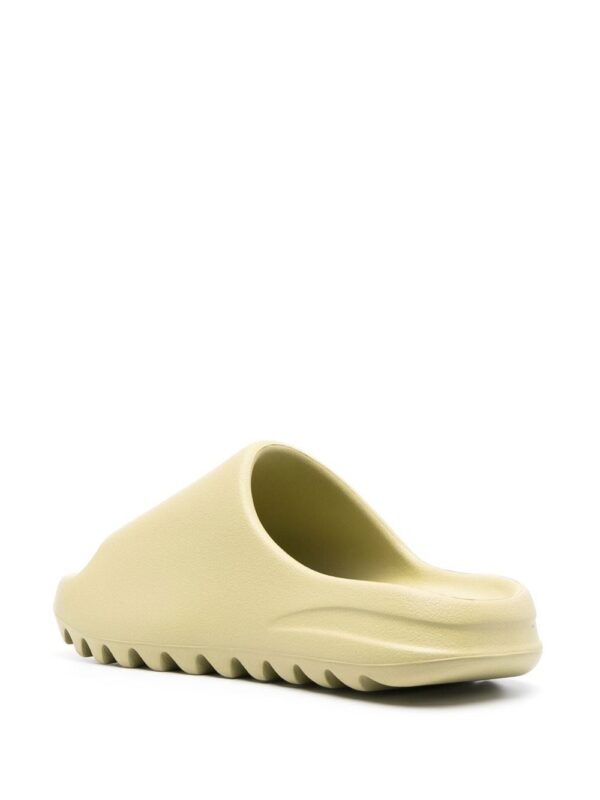 adidas Yeezy YEEZY 'Resin' slides - Image 3