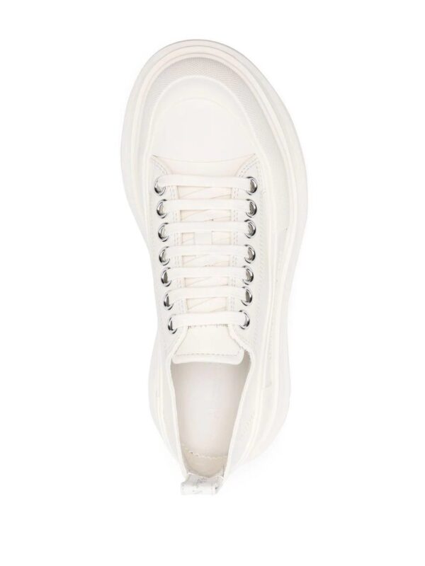 Alexander Mcqueen embossed-logo low-top sneakers - Image 4