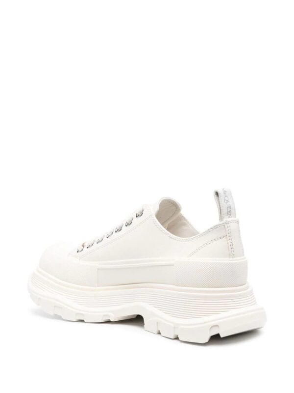 Alexander Mcqueen embossed-logo low-top sneakers - Image 3