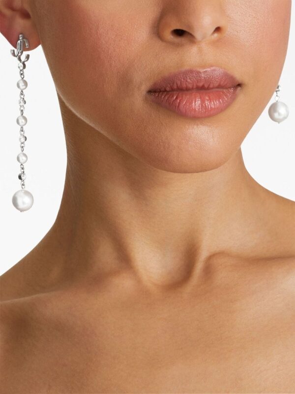 Jimmy Choo  pearl-detail drop earrings - Image 2