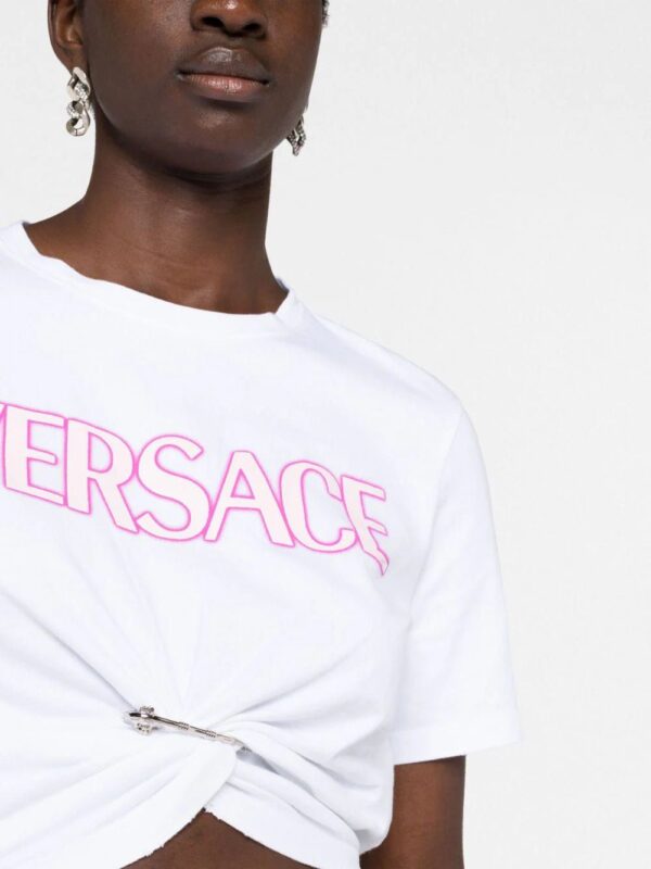 Versace  safety-pin logo-print T-Shirt - Image 3