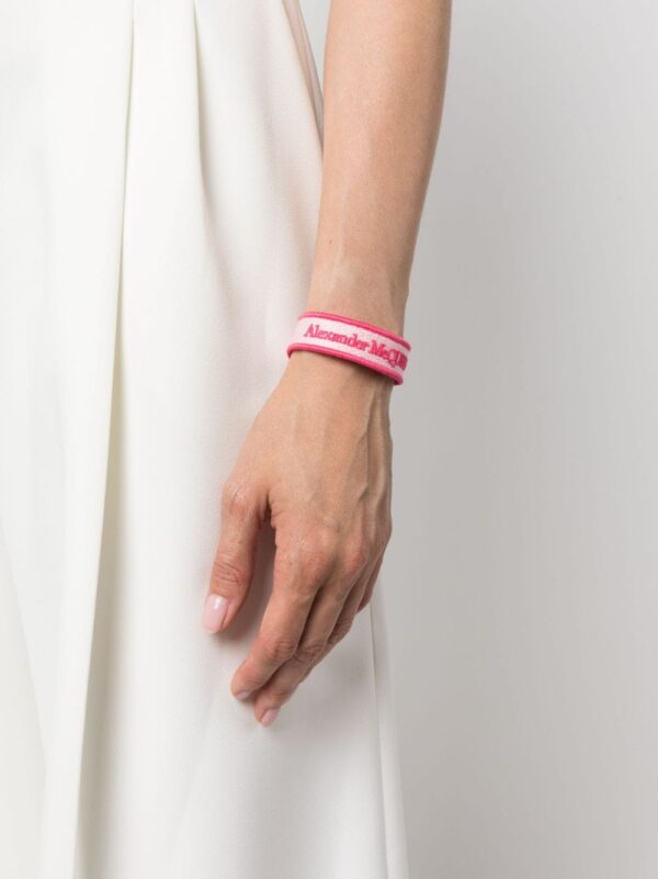 Alexander McQueen  skull-embellished logo bracelet - Image 2