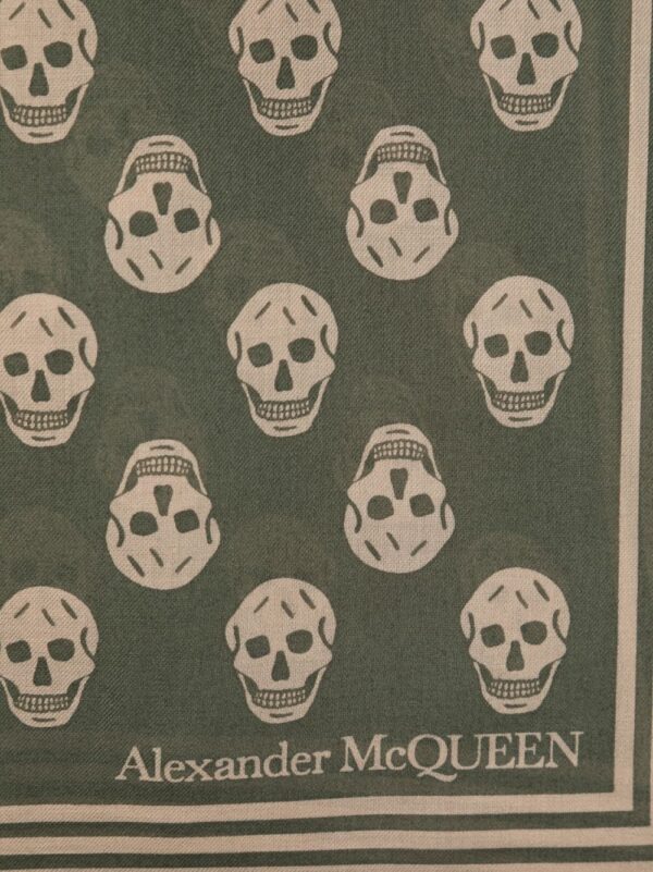Alexander McQueen  skull-print frayed scarf - Image 2
