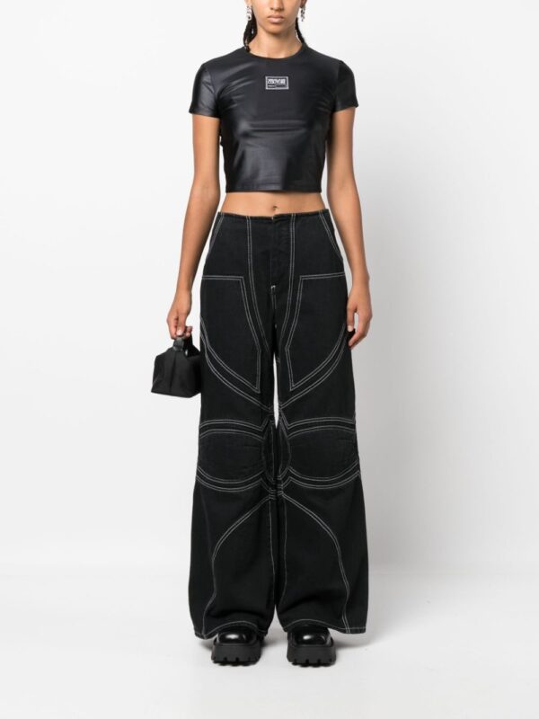 Versace Jeans Couture logo-patch cropped T-shirt - Image 2