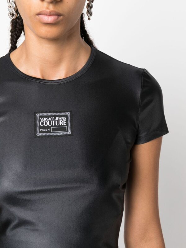 Versace Jeans Couture logo-patch cropped T-shirt - Image 5
