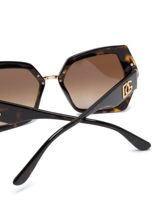 Dolce & Gabbana Eyewear tortoiseshell-effect butterfly-frame sunglasses - Image 3