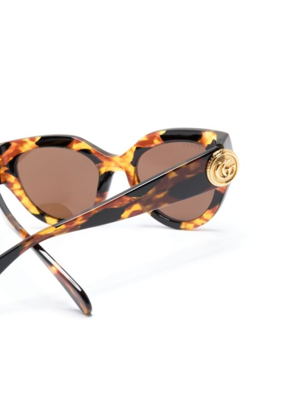 Gucci Eyewear logo-plaque cat eye-frame sunglasses - Image 3