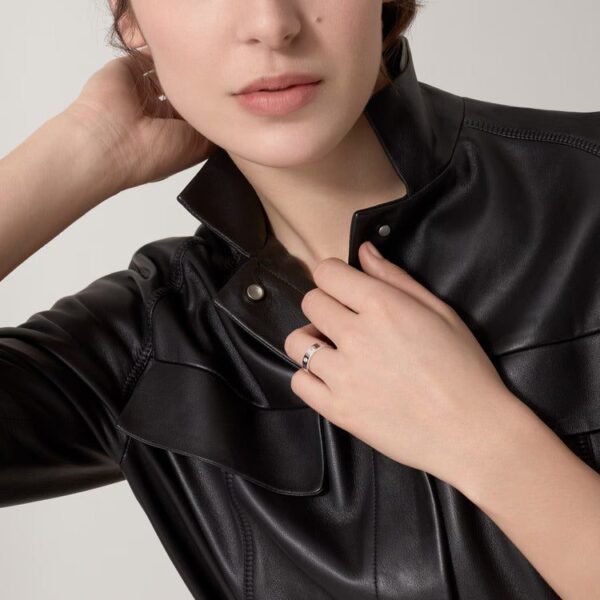 Cartier LOVE ring, small model, 1 diamond - Image 3
