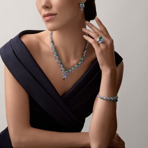 Cartier Sixième Sens par Cartier earrings, chalcedony, paved - Image 3