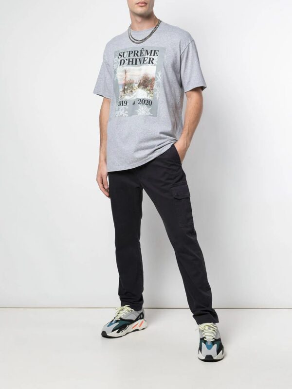Supreme  D'Hiver graphic-print T-shirt - Image 2