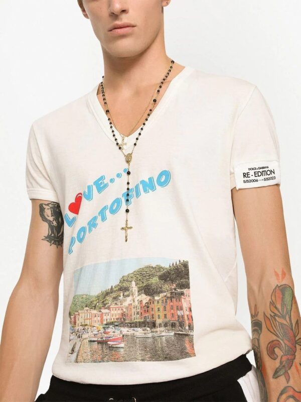 Dolce & Gabbana  graphic print V-neck T-shirt - Image 4