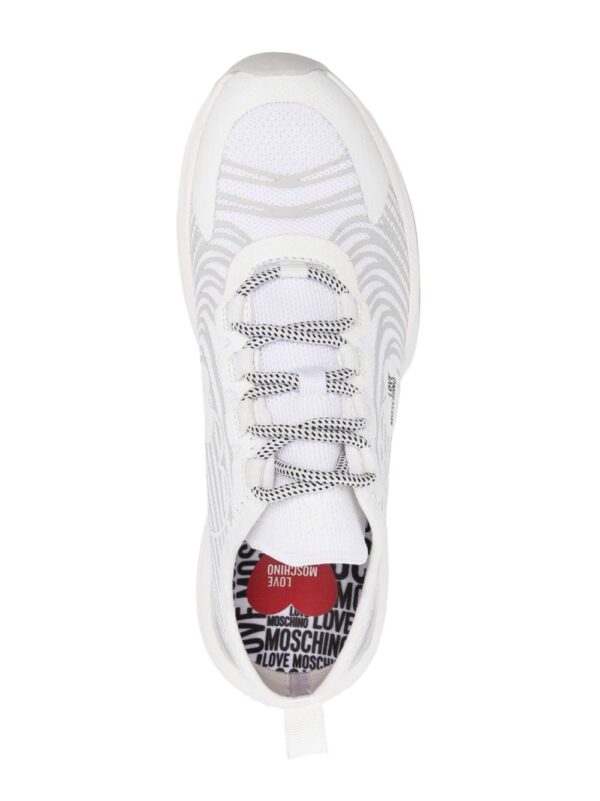 Love Moschino heart-patch low-top sneakers - Image 4