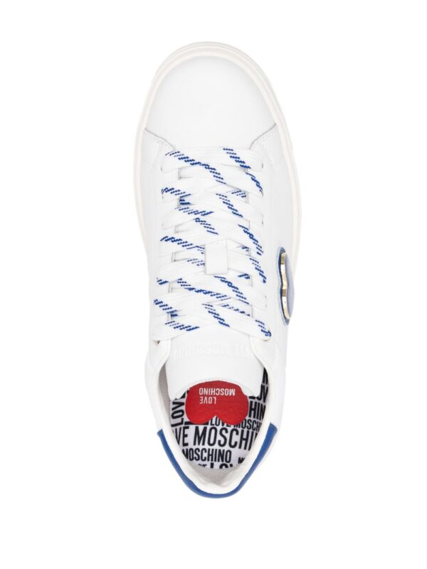 Love Moschino logo-patch low-top sneakers - Image 4