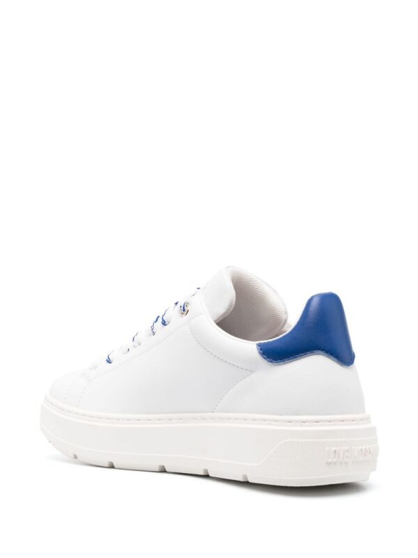 Love Moschino logo-patch low-top sneakers - Image 3