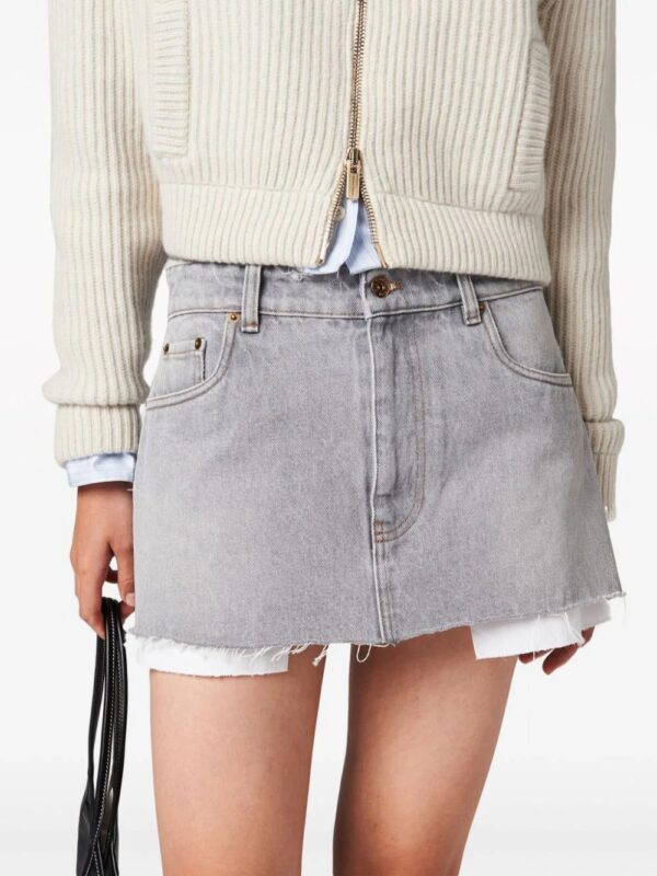 Miu Miu  logo-embroidered denim miniskirt - Image 4