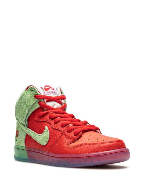 Nike  SB Dunk High Strawberry Cough sneakers - Image 2