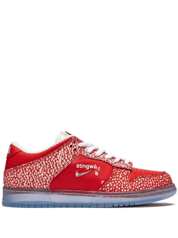 Nike  x Stingwater Magic Mushroom SB Dunk Low sneakers