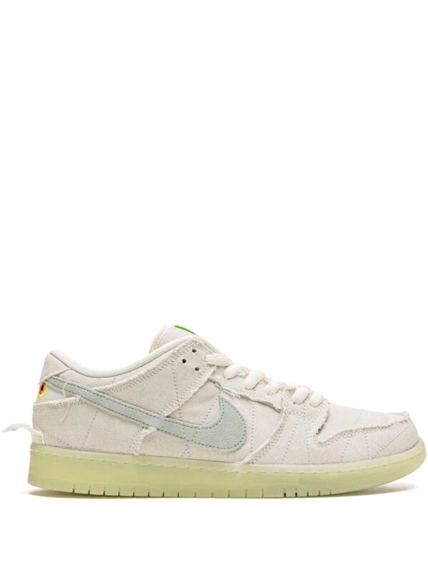 Nike SB Dunk Low sneakers "Mummy"