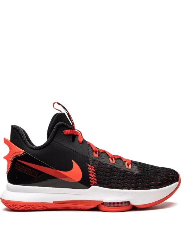 Nike  LeBron Witness V sneakers