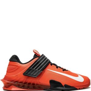 Nike Savaleos low-top sneakers