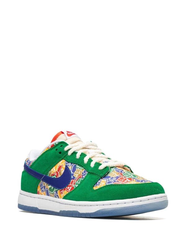 Nike Dunk Low sneakers "Foam Finger" - Image 2