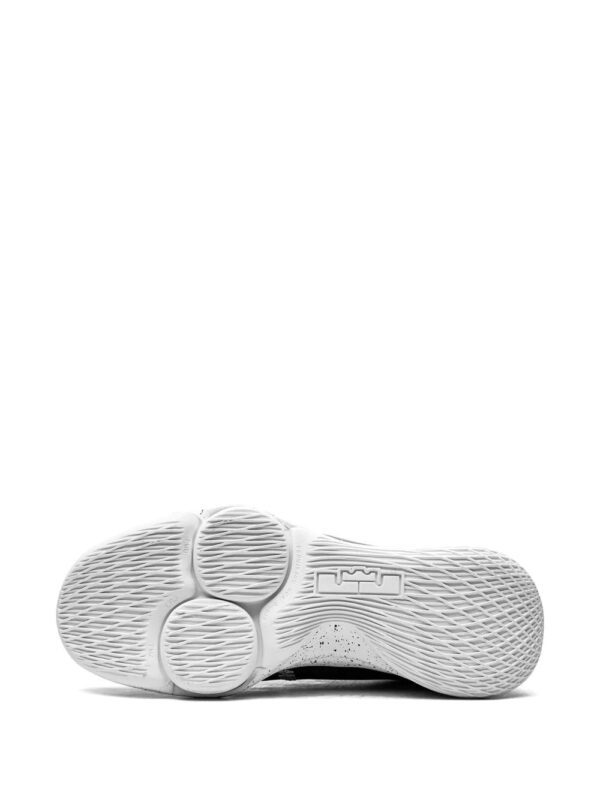 Nike  LeBron Witness V high-top sneakers - Image 4